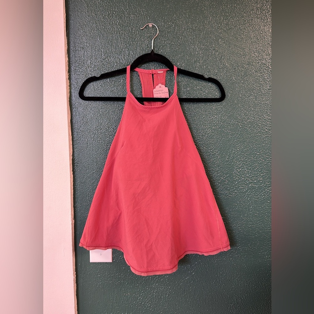 Lululemon deep pink bra and pink circle size 6